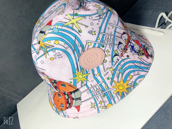 ブランド帽子側面デザイン